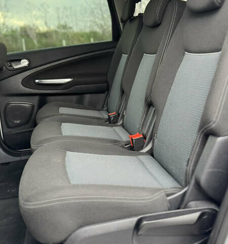 Белый Форд С-Макс, объемом двигателя 2 л и пробегом 200 тыс. км за 10500 $, фото 19 на Automoto.ua