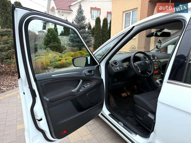 Белый Форд С-Макс, объемом двигателя 2 л и пробегом 176 тыс. км за 10392 $, фото 28 на Automoto.ua