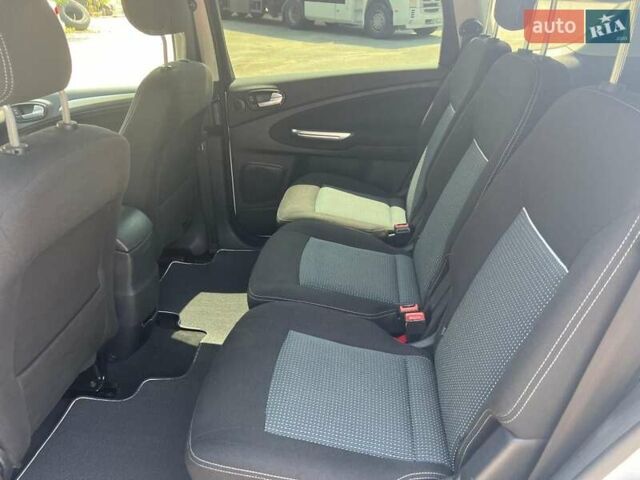 Белый Форд С-Макс, объемом двигателя 2 л и пробегом 208 тыс. км за 8500 $, фото 10 на Automoto.ua