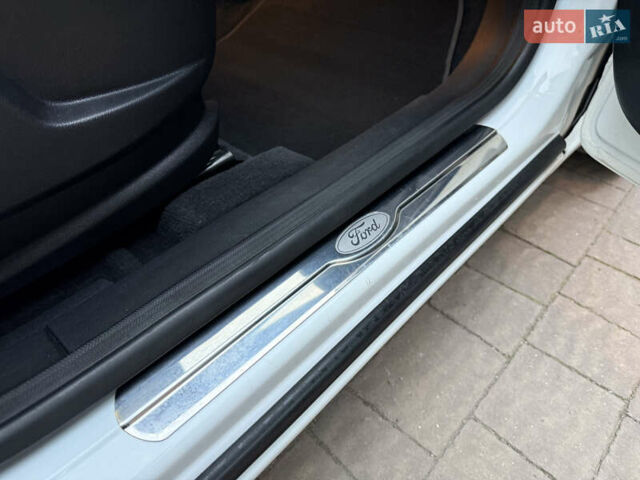 Белый Форд С-Макс, объемом двигателя 2 л и пробегом 176 тыс. км за 10346 $, фото 83 на Automoto.ua