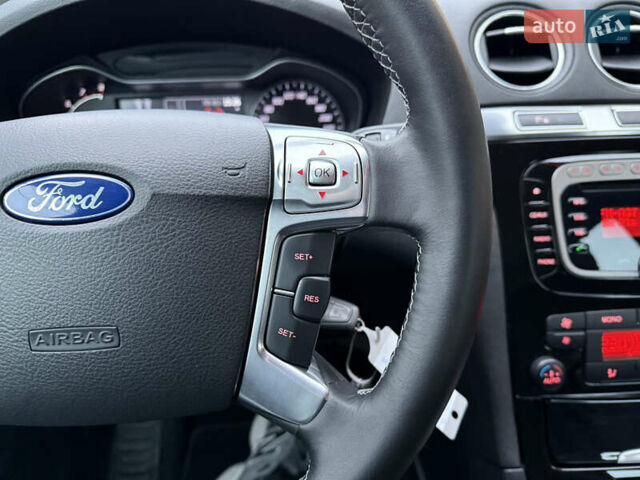 Белый Форд С-Макс, объемом двигателя 2 л и пробегом 176 тыс. км за 10346 $, фото 40 на Automoto.ua