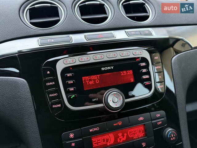 Белый Форд С-Макс, объемом двигателя 2 л и пробегом 176 тыс. км за 10346 $, фото 49 на Automoto.ua