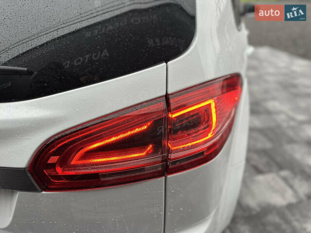 Білий Форд С-Макс, об'ємом двигуна 2 л та пробігом 198 тис. км за 10200 $, фото 16 на Automoto.ua