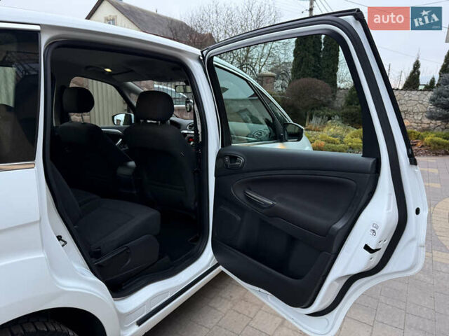 Белый Форд С-Макс, объемом двигателя 2 л и пробегом 176 тыс. км за 10346 $, фото 70 на Automoto.ua