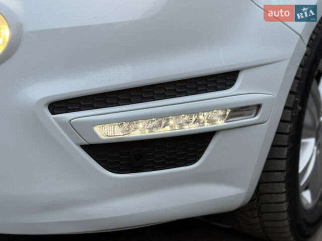 Білий Форд С-Макс, об'ємом двигуна 2 л та пробігом 176 тис. км за 10378 $, фото 25 на Automoto.ua