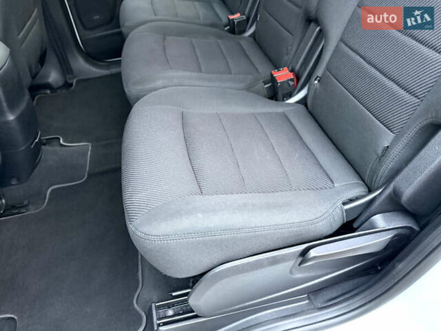 Белый Форд С-Макс, объемом двигателя 2 л и пробегом 176 тыс. км за 10346 $, фото 60 на Automoto.ua