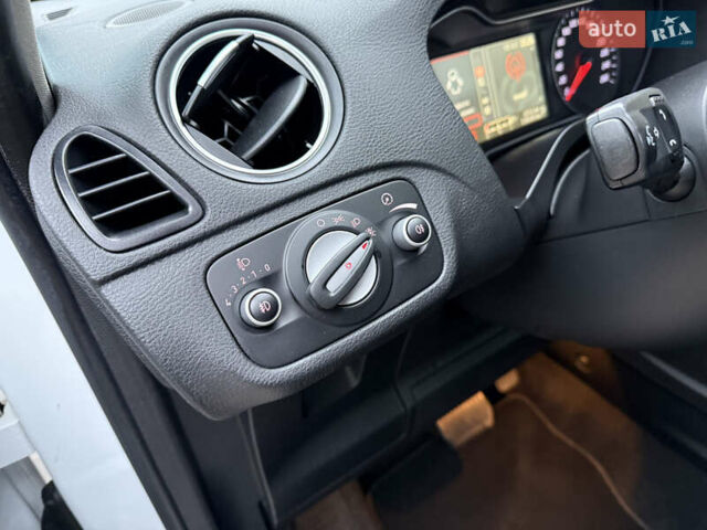 Белый Форд С-Макс, объемом двигателя 2 л и пробегом 176 тыс. км за 10346 $, фото 37 на Automoto.ua