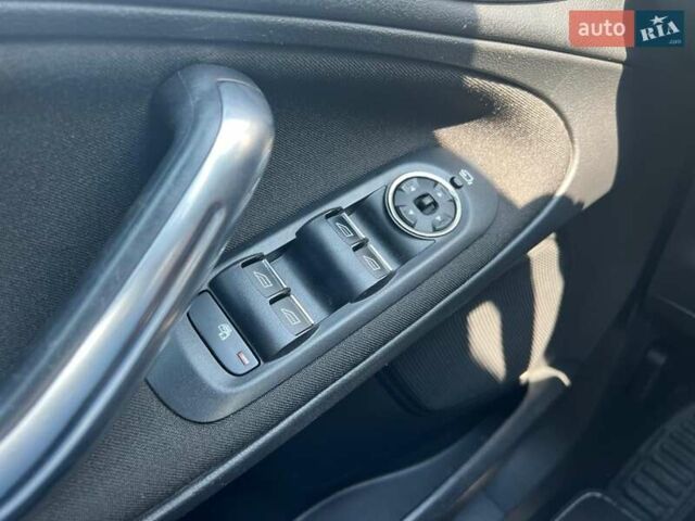 Белый Форд С-Макс, объемом двигателя 2 л и пробегом 208 тыс. км за 8500 $, фото 16 на Automoto.ua