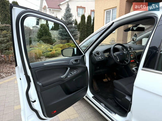 Белый Форд С-Макс, объемом двигателя 2 л и пробегом 176 тыс. км за 10346 $, фото 28 на Automoto.ua