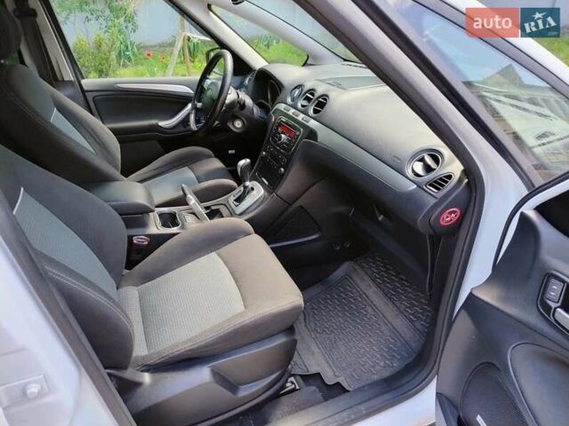 Білий Форд С-Макс, об'ємом двигуна 2 л та пробігом 165 тис. км за 9200 $, фото 3 на Automoto.ua