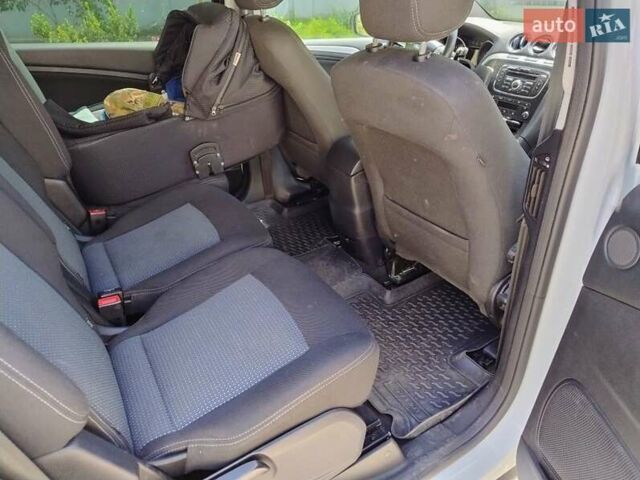 Білий Форд С-Макс, об'ємом двигуна 2 л та пробігом 165 тис. км за 9200 $, фото 4 на Automoto.ua