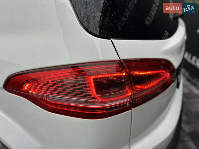 Білий Форд С-Макс, об'ємом двигуна 2 л та пробігом 198 тис. км за 10200 $, фото 15 на Automoto.ua