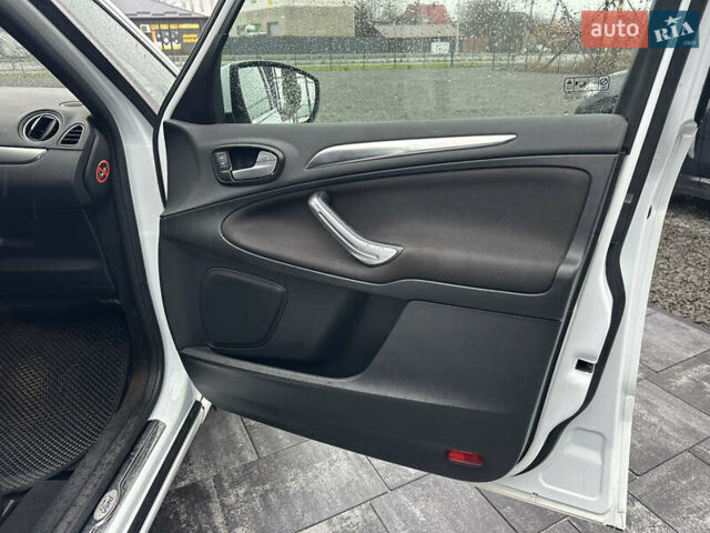 Білий Форд С-Макс, об'ємом двигуна 2 л та пробігом 198 тис. км за 10200 $, фото 47 на Automoto.ua