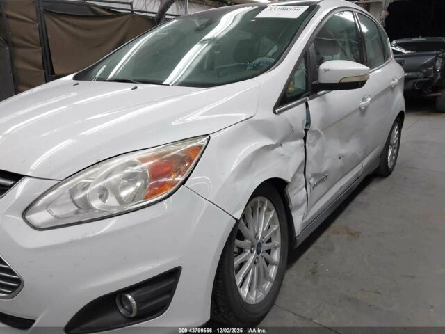 Белый Форд С-Макс, объемом двигателя 2 л и пробегом 205 тыс. км за 8999 $, фото 4 на Automoto.ua