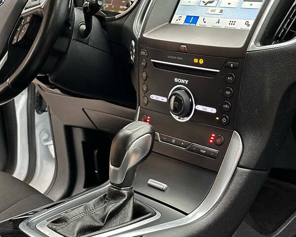 Белый Форд С-Макс, объемом двигателя 2 л и пробегом 264 тыс. км за 12000 $, фото 15 на Automoto.ua