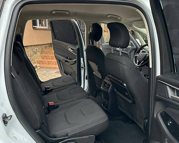 Белый Форд С-Макс, объемом двигателя 2 л и пробегом 264 тыс. км за 12000 $, фото 13 на Automoto.ua