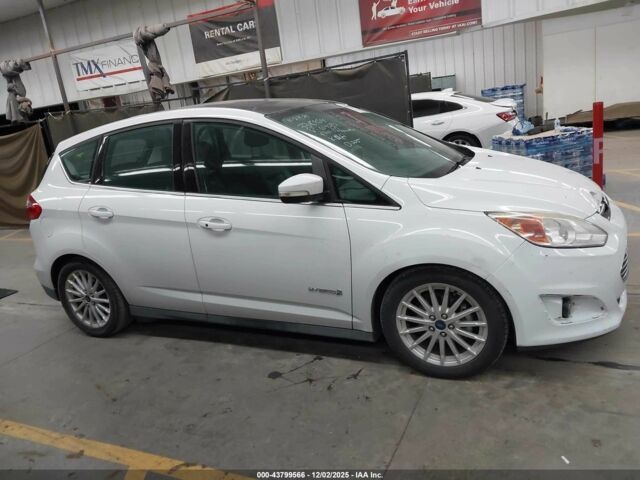 Белый Форд С-Макс, объемом двигателя 2 л и пробегом 205 тыс. км за 8999 $, фото 3 на Automoto.ua