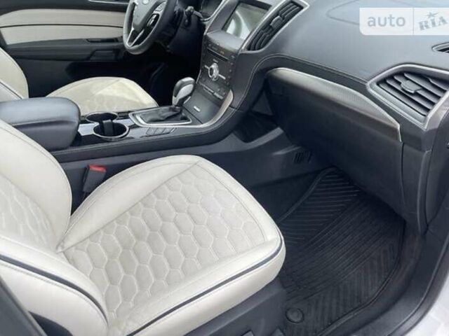 Белый Форд С-Макс, объемом двигателя 2 л и пробегом 229 тыс. км за 17654 $, фото 59 на Automoto.ua