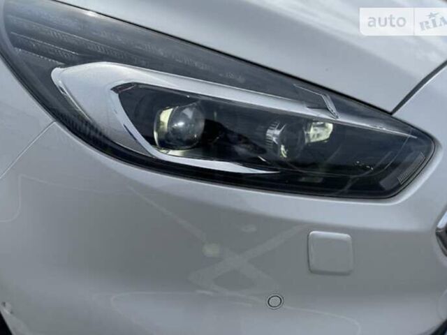 Белый Форд С-Макс, объемом двигателя 2 л и пробегом 229 тыс. км за 17654 $, фото 22 на Automoto.ua