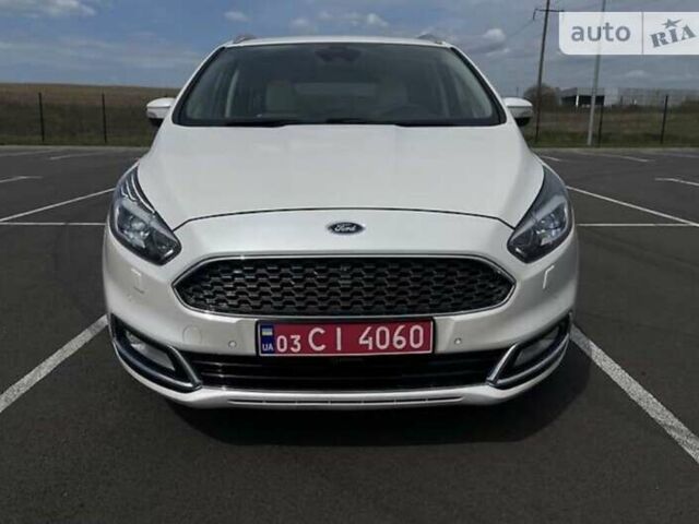 Белый Форд С-Макс, объемом двигателя 2 л и пробегом 229 тыс. км за 17654 $, фото 5 на Automoto.ua