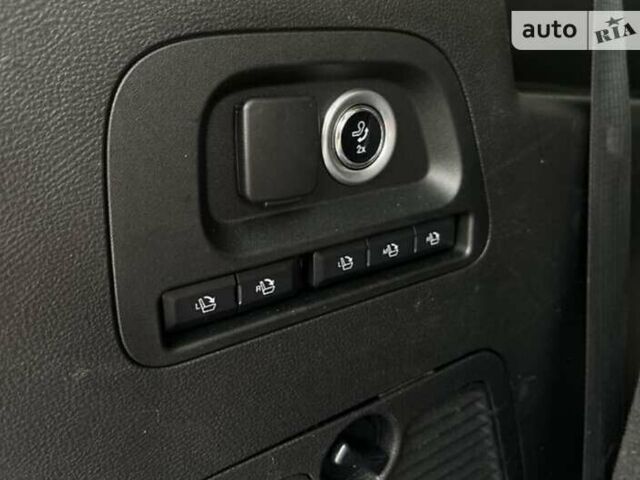 Белый Форд С-Макс, объемом двигателя 2 л и пробегом 229 тыс. км за 17654 $, фото 61 на Automoto.ua