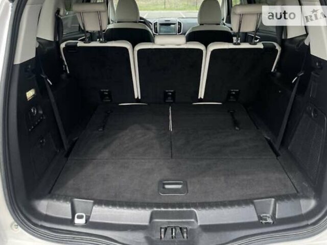 Белый Форд С-Макс, объемом двигателя 2 л и пробегом 229 тыс. км за 17654 $, фото 67 на Automoto.ua