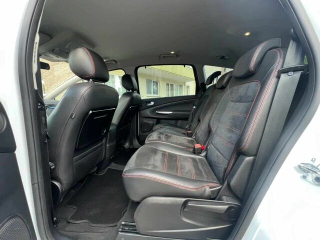 Белый Форд С-Макс, объемом двигателя 2 л и пробегом 76 тыс. км за 5100 $, фото 12 на Automoto.ua