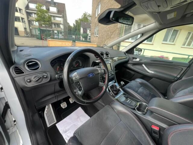 Белый Форд С-Макс, объемом двигателя 2 л и пробегом 76 тыс. км за 5100 $, фото 9 на Automoto.ua