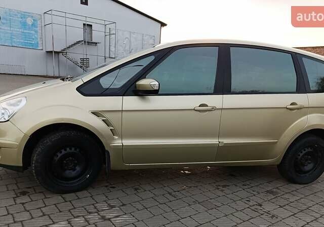 Бежевый Форд С-Макс, объемом двигателя 2 л и пробегом 336 тыс. км за 5900 $, фото 5 на Automoto.ua