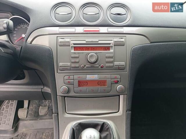 Бежевый Форд С-Макс, объемом двигателя 2 л и пробегом 154 тыс. км за 5600 $, фото 29 на Automoto.ua