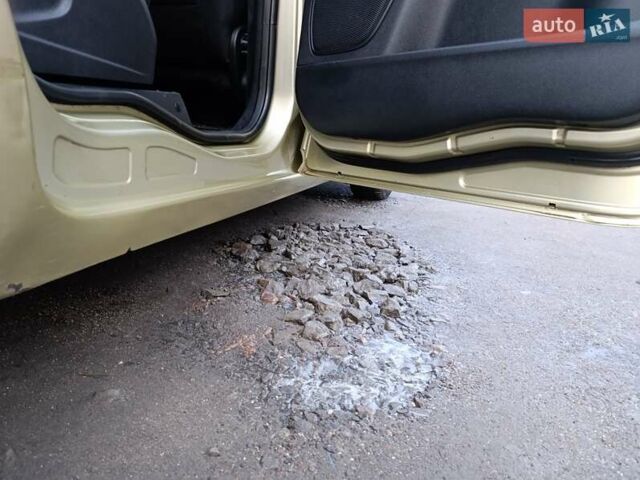 Бежевый Форд С-Макс, объемом двигателя 2 л и пробегом 336 тыс. км за 5900 $, фото 62 на Automoto.ua
