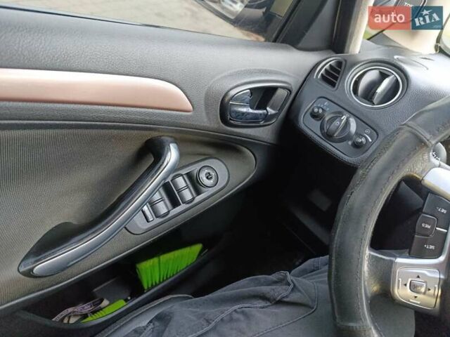 Бежевый Форд С-Макс, объемом двигателя 2 л и пробегом 336 тыс. км за 5900 $, фото 24 на Automoto.ua