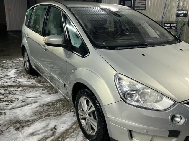 Бежевый Форд С-Макс, объемом двигателя 1.8 л и пробегом 220 тыс. км за 3250 $, фото 5 на Automoto.ua