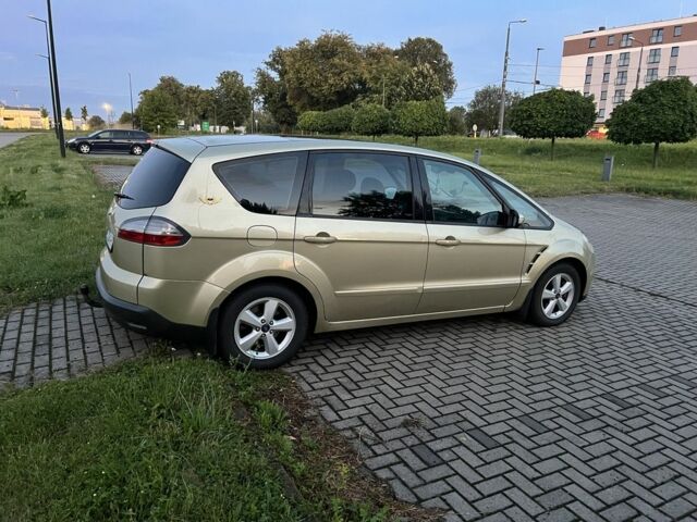 Бежевый Форд С-Макс, объемом двигателя 1.8 л и пробегом 320 тыс. км за 4800 $, фото 2 на Automoto.ua