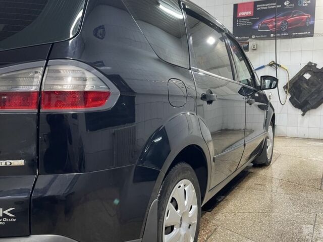 Форд С-Макс 2006 в Одессе на Automoto.ua Черный Форд С-Макс, объемом двигателя 1.8 л и пробегом 380 тыс. км за 5200 $, фото 4 на Automoto.ua