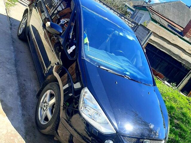 Черный Форд С-Макс, объемом двигателя 2 л и пробегом 280 тыс. км за 6500 $, фото 2 на Automoto.ua