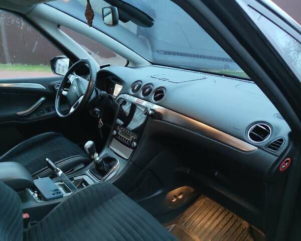 Черный Форд С-Макс, объемом двигателя 2 л и пробегом 385 тыс. км за 6500 $, фото 18 на Automoto.ua