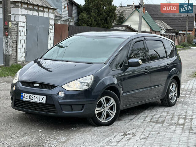 Черный Форд С-Макс, объемом двигателя 2 л и пробегом 245 тыс. км за 5700 $, фото 2 на Automoto.ua