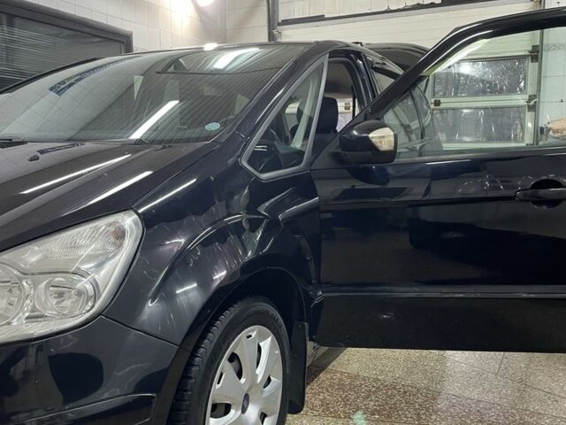 Форд С-Макс 2006 в Одессе на Automoto.ua Черный Форд С-Макс, объемом двигателя 1.8 л и пробегом 380 тыс. км за 5200 $, фото 1 на Automoto.ua