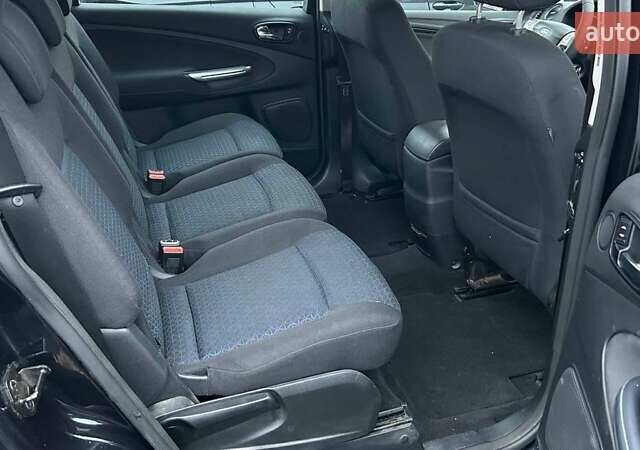 Черный Форд С-Макс, объемом двигателя 2 л и пробегом 207 тыс. км за 5912 $, фото 6 на Automoto.ua