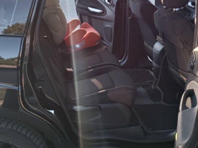 Черный Форд С-Макс, объемом двигателя 0 л и пробегом 300 тыс. км за 7700 $, фото 12 на Automoto.ua