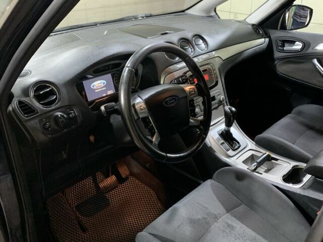 Черный Форд С-Макс, объемом двигателя 2.3 л и пробегом 183 тыс. км за 7300 $, фото 7 на Automoto.ua