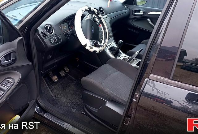 Черный Форд С-Макс, объемом двигателя 2 л и пробегом 220 тыс. км за 6500 $, фото 8 на Automoto.ua