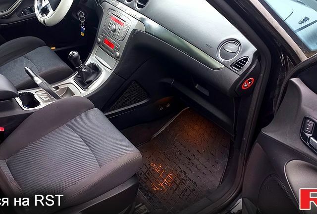 Черный Форд С-Макс, объемом двигателя 2 л и пробегом 220 тыс. км за 6500 $, фото 7 на Automoto.ua