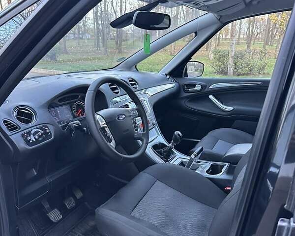 Чорний Форд С-Макс, об'ємом двигуна 2 л та пробігом 184 тис. км за 8900 $, фото 6 на Automoto.ua