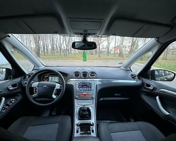 Чорний Форд С-Макс, об'ємом двигуна 2 л та пробігом 184 тис. км за 8900 $, фото 5 на Automoto.ua