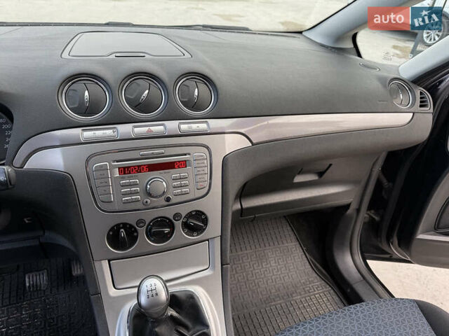 Чорний Форд С-Макс, об'ємом двигуна 2 л та пробігом 194 тис. км за 6250 $, фото 25 на Automoto.ua