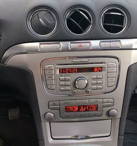 Черный Форд С-Макс, объемом двигателя 1.75 л и пробегом 251 тыс. км за 6300 $, фото 3 на Automoto.ua