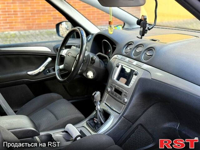 Чорний Форд С-Макс, об'ємом двигуна 1.8 л та пробігом 180 тис. км за 6500 $, фото 3 на Automoto.ua