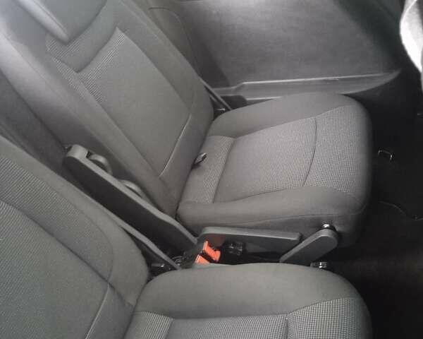 Чорний Форд С-Макс, об'ємом двигуна 2.2 л та пробігом 265 тис. км за 9000 $, фото 7 на Automoto.ua